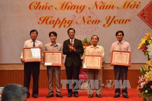 Вьетнамцы в Камбодже и Алжире встречают новый год по лунному календарю - ảnh 1